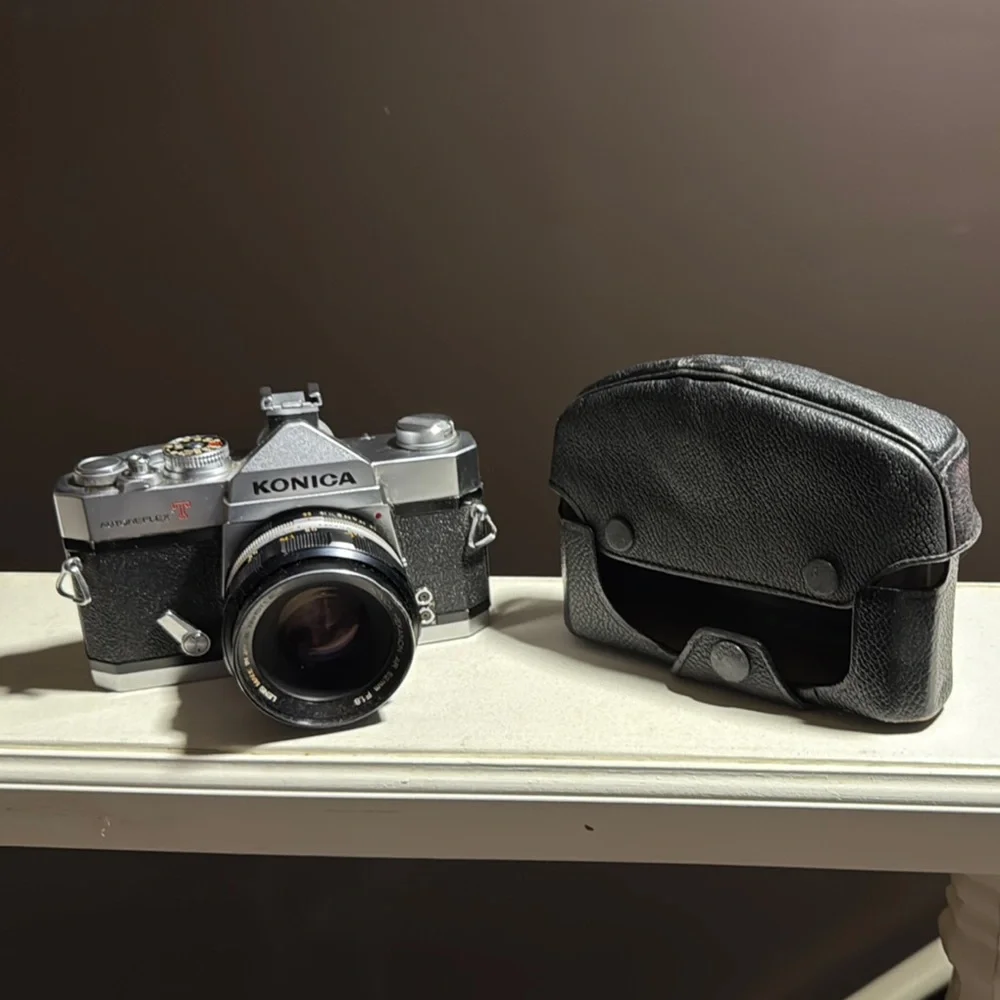 Nica Film Camera - Silver and Black